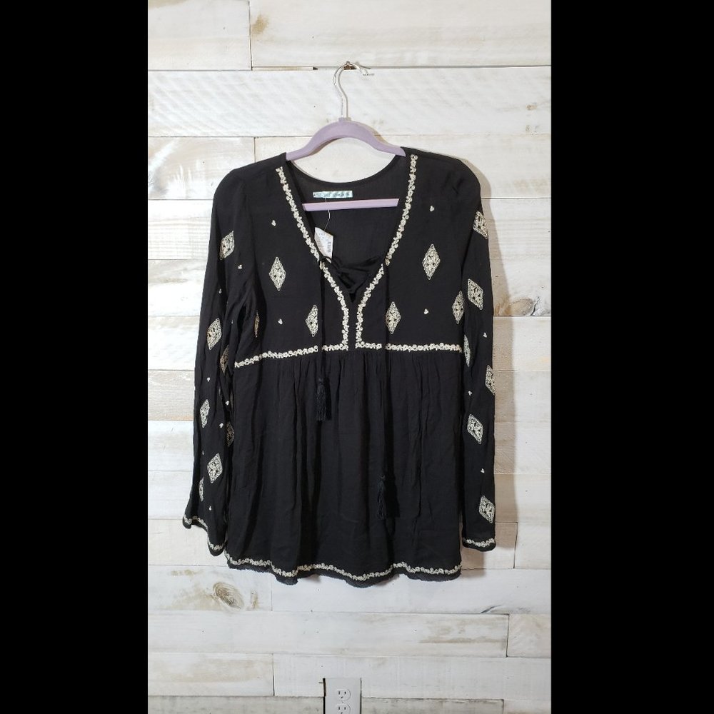 Black Tunic w/White Details - Maurices NWT